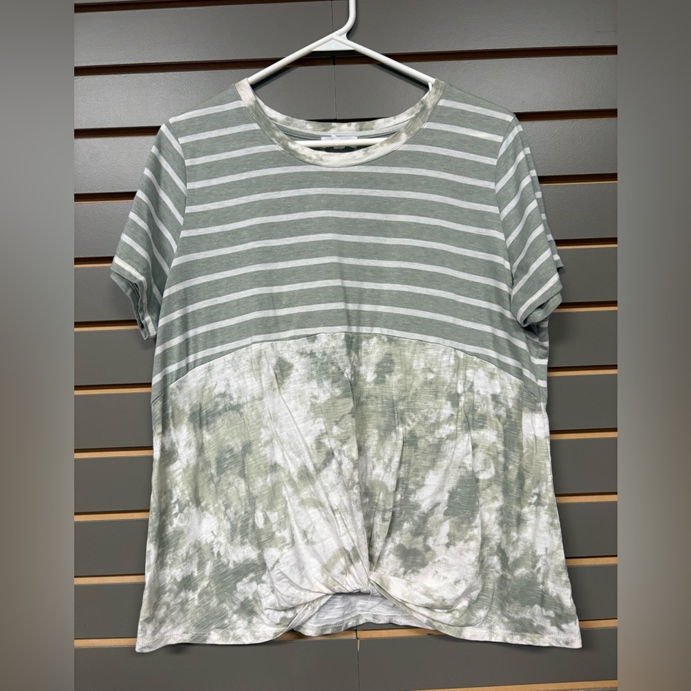 Striped and Tie-Dye Junior's Top, size XL